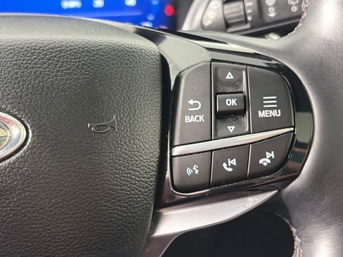 Used 2023 Ford Explorer Platinum w/ Technology Package AWD/4WD image 18