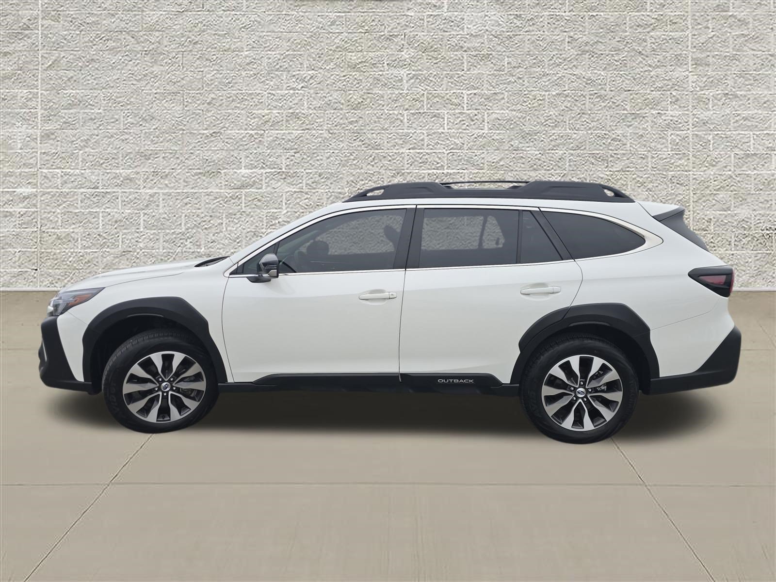 Certified 2025 Subaru Outback Limited AWD/4WD image 4