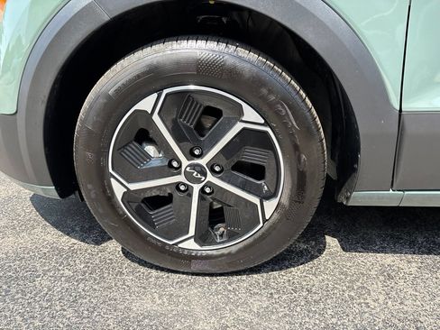 Certified 2025 Kia Niro EX w/ EX Cold Weather Package FWD image 11