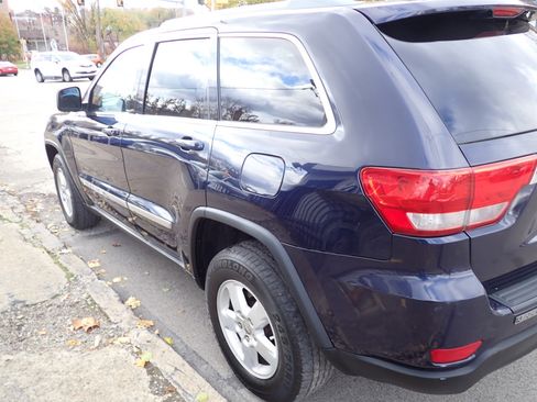 Used 2012 Jeep Grand Cherokee Laredo w/ Laredo E Group image 4
