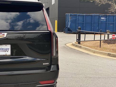 Used 2024 Cadillac Escalade Sport Platinum w/ Heavy-Duty Trailer Package image 23