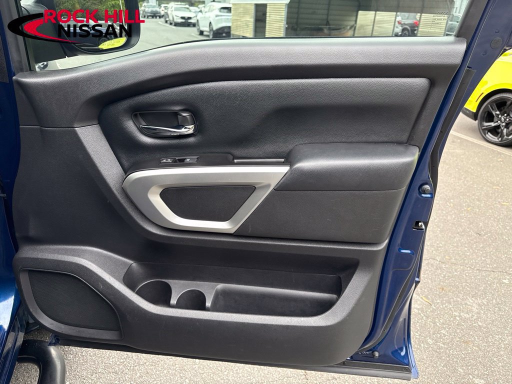 Used 2019 Nissan Titan SV AWD/4WD image 32