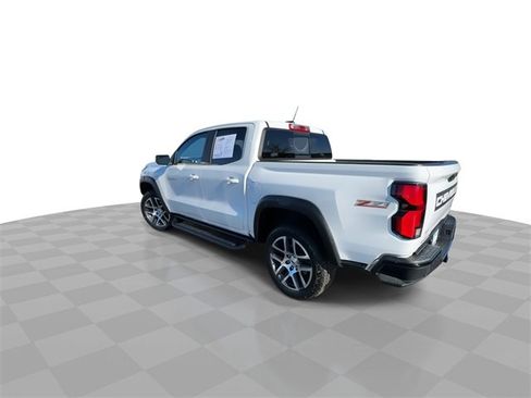 Used 2024 Chevrolet Colorado Z71 w/ Z71 Convenience Package 2 image 6