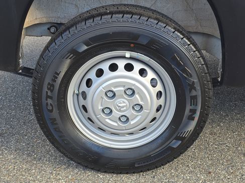 Used 2025 RAM ProMaster 2500 w/ Convenience Group image 5