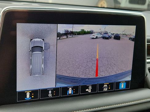 Used 2021 Chevrolet Tahoe Premier w/ Premium Package image 8