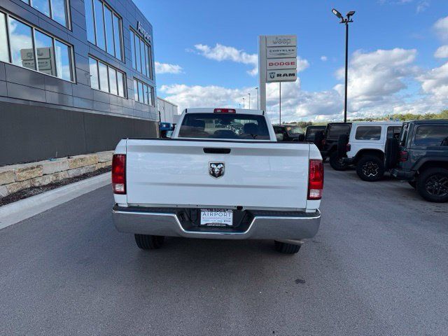 Used 2023 RAM 1500 Classic SLT AWD/4WD image 3