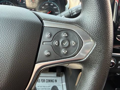 Used 2020 Chevrolet Traverse LS AWD/4WD image 19