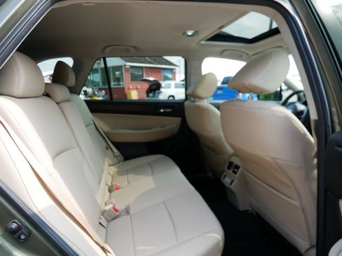 Used 2018 Subaru Outback 2.5i Limited AWD/4WD image 9