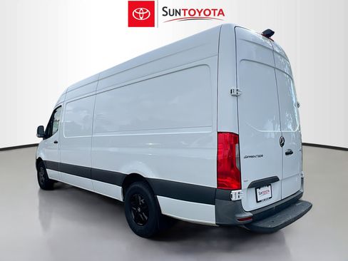 Used 2022 Mercedes-Benz Sprinter 2500 image 6