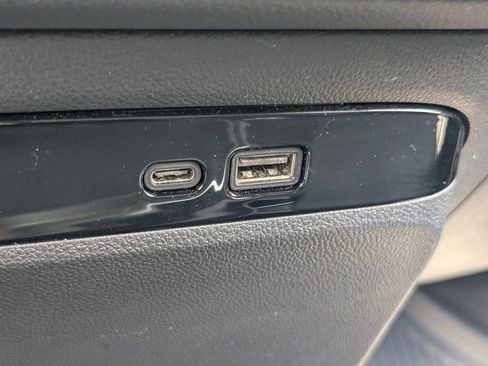 Used 2025 Buick Enclave Preferred FWD image 28