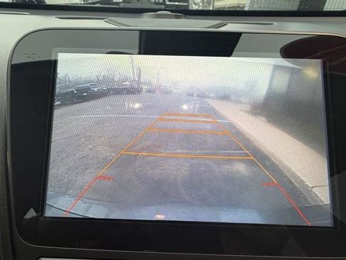 Used 2017 Chevrolet Malibu Hybrid w/ Leather Package image 16