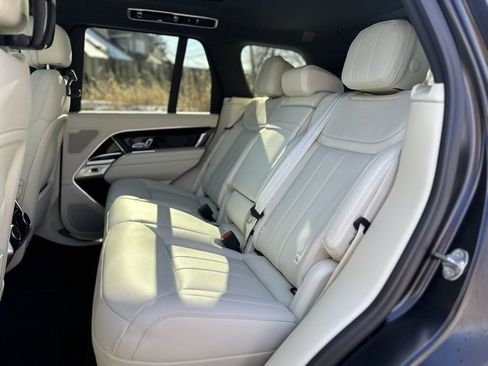 Used 2026 Land Rover Range Rover SE image 19