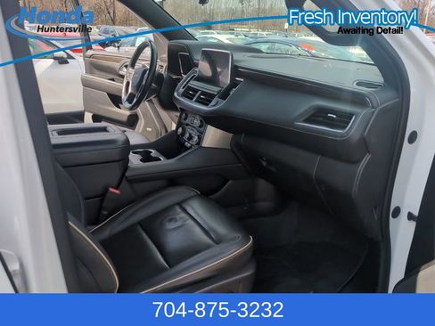 Used 2023 Chevrolet Tahoe Premier w/ Premium Package AWD/4WD image 15