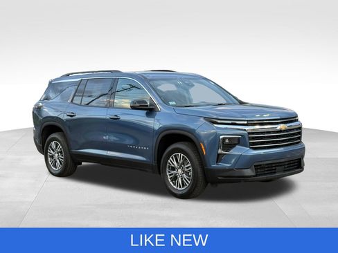 Used 2026 Chevrolet Traverse LT AWD/4WD image 11