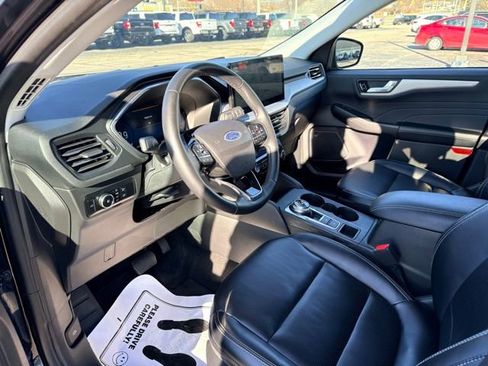 Used 2024 Ford Escape Platinum image 19