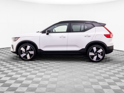 Used 2023 Volvo XC40 Recharge Ultimate AWD/4WD image 2