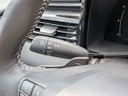Used 2025 Toyota Camry SE FWD image 31