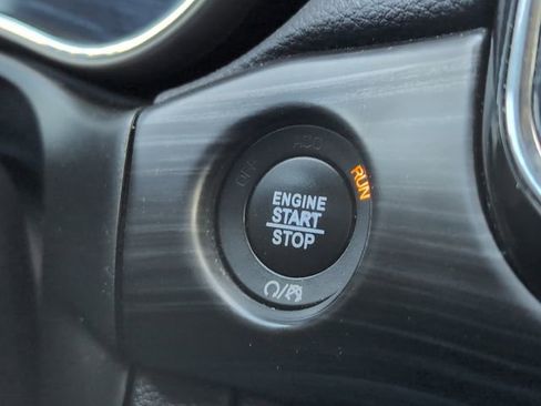 Used 2021 Jeep Grand Cherokee Laredo X image 21