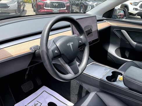 Used 2023 Tesla Model Y Long Range AWD/4WD image 9