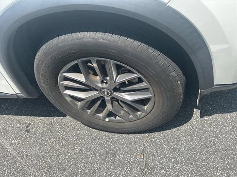 Used 2024 Nissan Rogue S AWD/4WD image 7