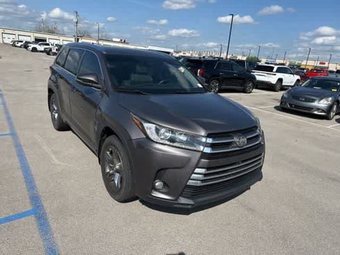 Used 2017 Toyota Highlander Limited Platinum image 27