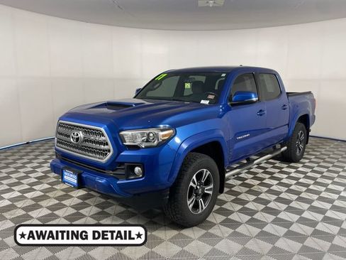 Used 2017 Toyota Tacoma TRD Sport w/ Tow Package (A/T) AWD/4WD image 1