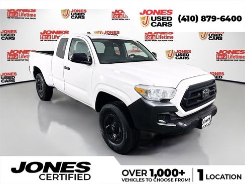 Used 2020 Toyota Tacoma SR image 1