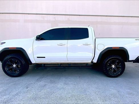 Used 2023 GMC Canyon Elevation w/ Elevation Premium Package AWD/4WD image 3