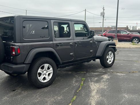 Used 2023 Jeep Wrangler Sport S image 5