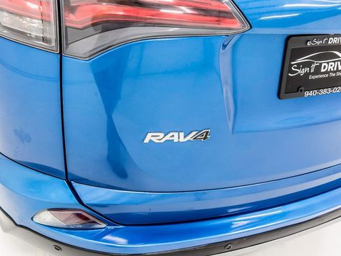 Used 2017 Toyota RAV4 Limited w/ Advanced Technology Package image 5