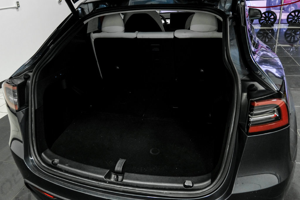 Used 2023 Tesla Model Y Long Range AWD/4WD image 57