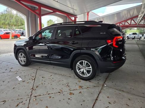 Used 2023 GMC Terrain SLE w/ Driver Convenience Package FWD image 9