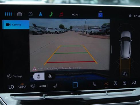 New 2025 Volkswagen Tiguan SE image 13