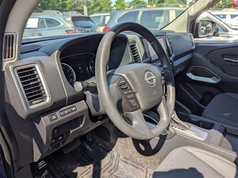 Used 2022 Nissan Frontier SV w/ Technology Package image 7