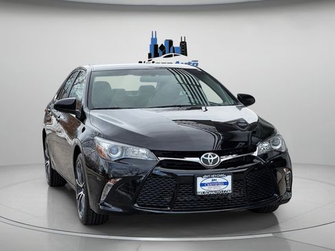 Used 2016 Toyota Camry XSE image 2