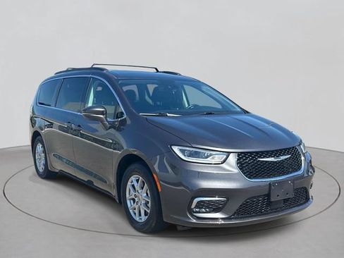 Used 2022 Chrysler Pacifica Touring-L FWD image 34