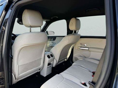 Used 2025 Mercedes-Benz GLB 250 image 34