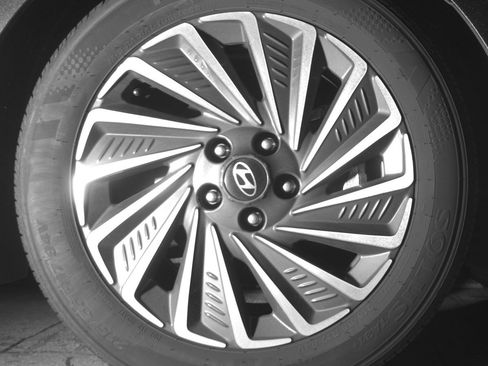 Used 2025 Hyundai Sonata SEL image 13