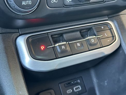 Used 2023 GMC Acadia SLT image 21