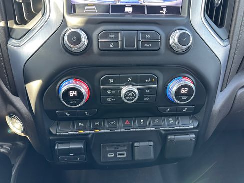 Used 2020 GMC Sierra 1500 SLT w/ Driver Alert Package I image 23