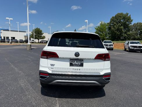 Used 2022 Volkswagen Taos SE FWD image 6
