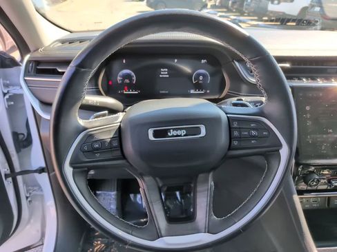 Used 2022 Jeep Grand Cherokee L Limited image 24