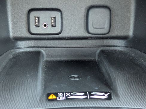 Certified 2018 Chevrolet Equinox Premier image 29