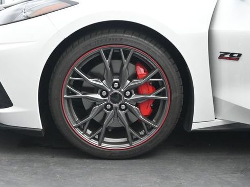 Used 2023 Chevrolet Corvette Stingray Premium Cpe w/ Z51 Performance Package RWD image 23