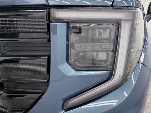 Used 2024 GMC Sierra 1500 Elevation w/ Preferred Package AWD/4WD image 7