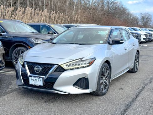 Used 2019 Nissan Maxima 3.5 SV w/ Floor Mat Group image 3