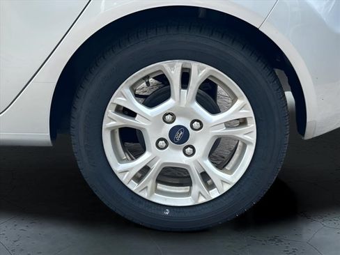 Used 2016 Ford Fiesta SE FWD image 6