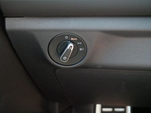 Certified 2025 Volkswagen Jetta Sport FWD image 27