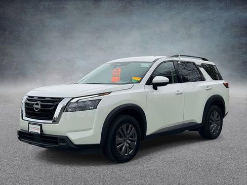 Used 2025 Nissan Pathfinder SV AWD/4WD image 5