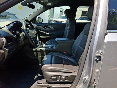 Used 2023 Chevrolet Traverse LT AWD/4WD image 15